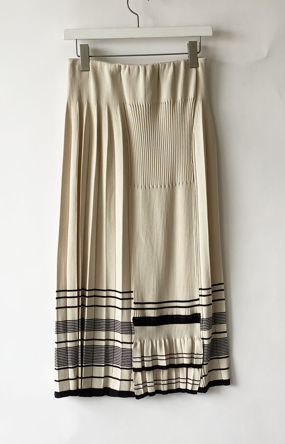 Harikae リブ編み変形スカート 新品タグ付き☆ IMG_5785.jpg?v=1740024096