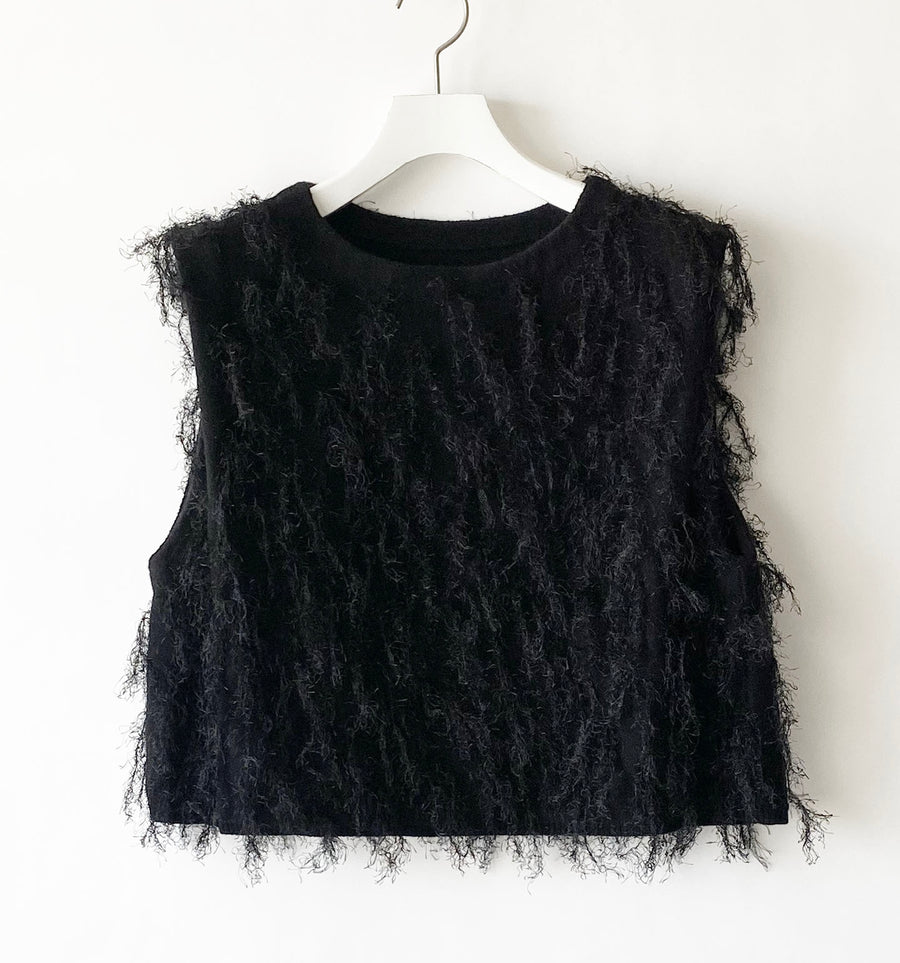 Knitted short vest