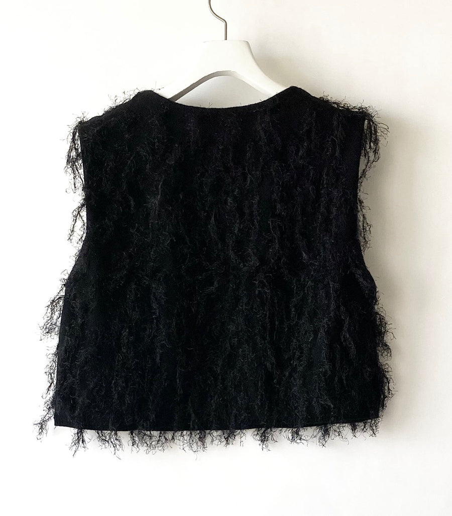 Knitted short vest