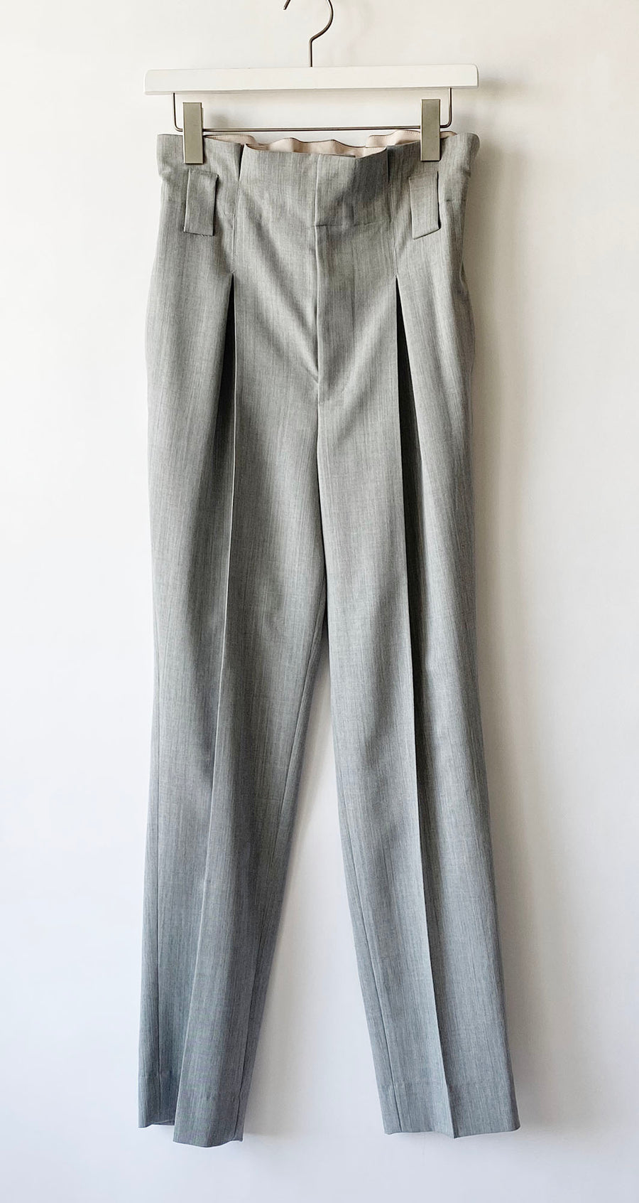 Pants with tucks