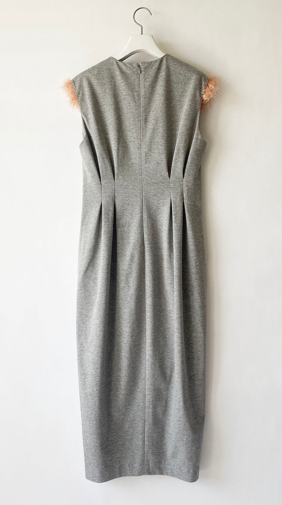 Sleeveless dress with tucks