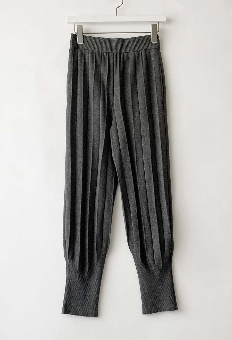 Pleated pants