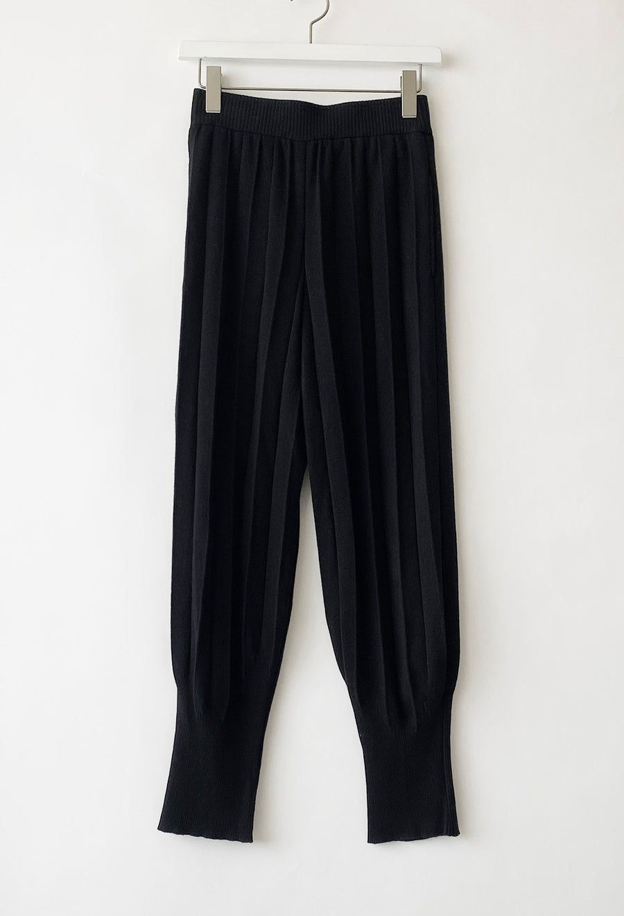 Pleated pants